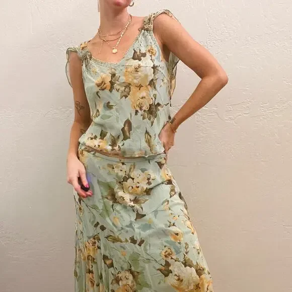 Vintage Y2K Adrianna Papell 100% Silk Floral Frilly Skirt + Tank Set - Picture 2 of 10